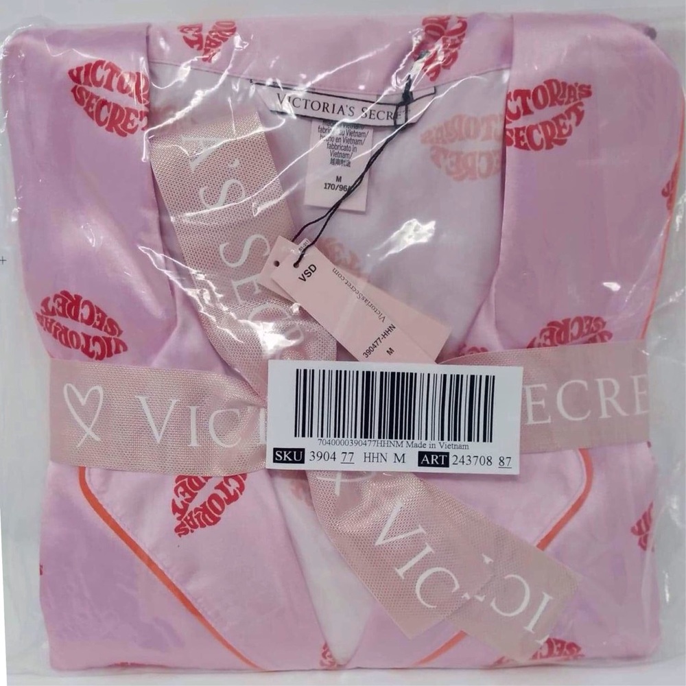Victoria’s Secret The Satin Boxer Pajamas Pink Lip - Picture 1 of 2